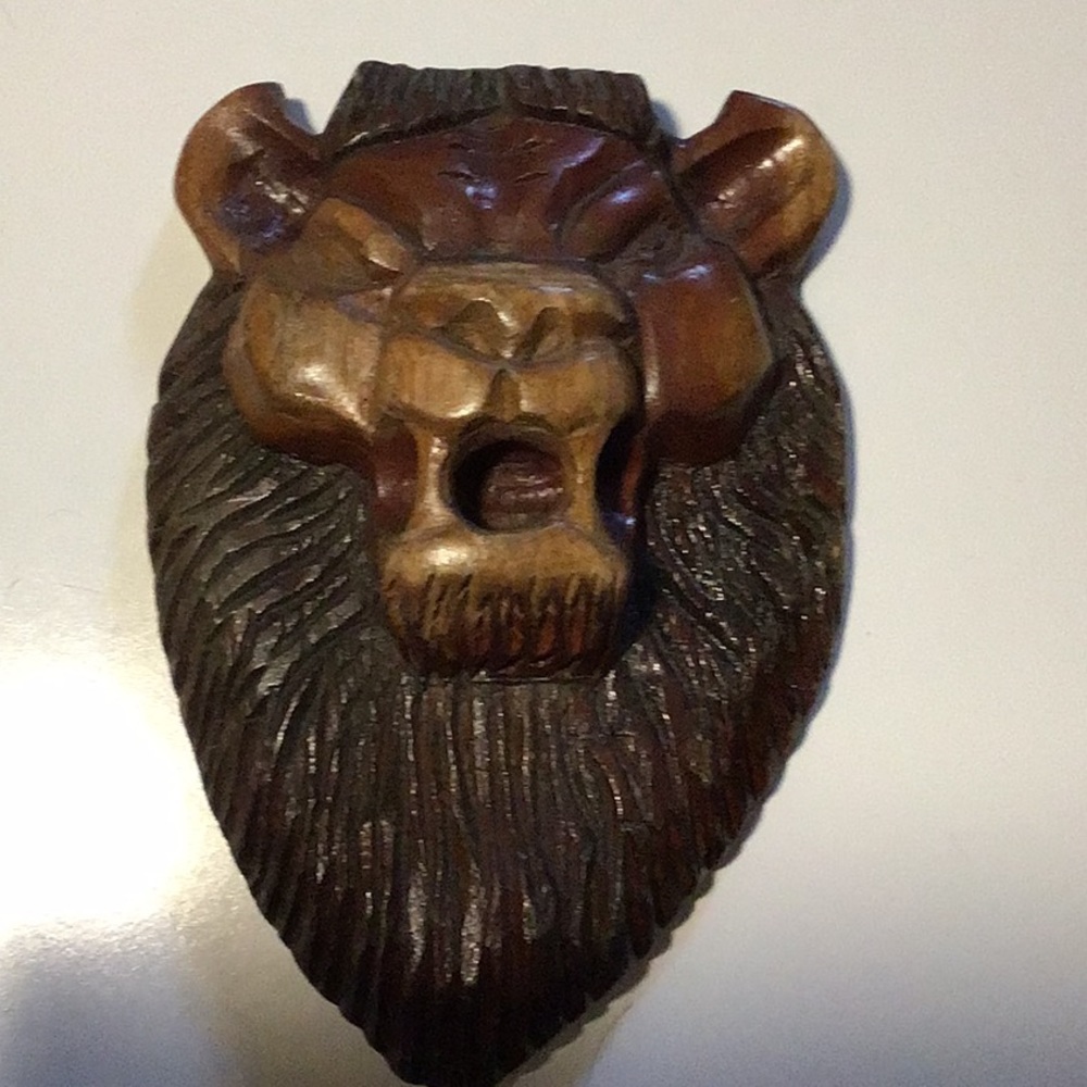 Handmade wood lion head decor